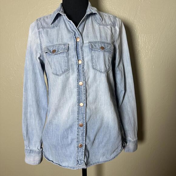 Y2K Light Wash GAP Denim Button-Up Shirt Fitted Western Chambray Top XS Cotton - Picture 8 of 9